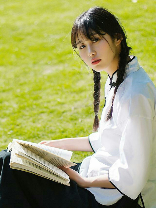 “六人制袋棍球:成都七中东部赛场精彩对抗,观众热血沸腾”